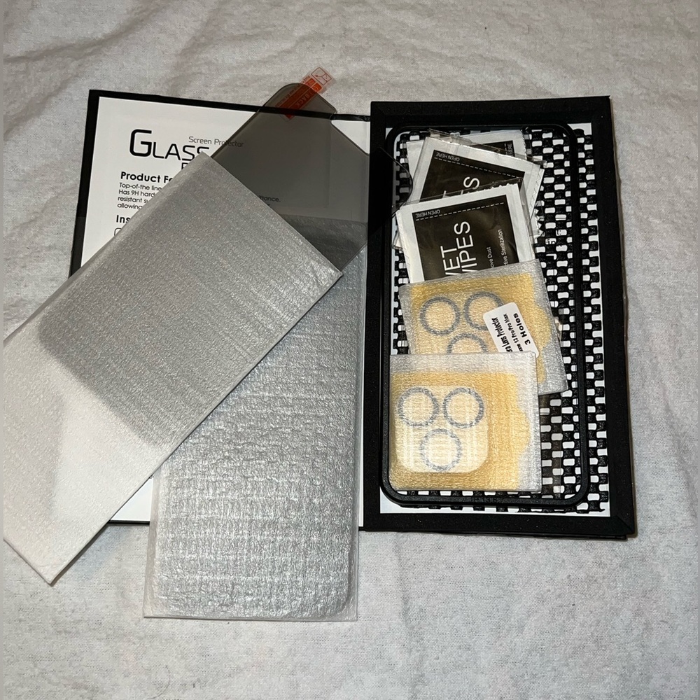 OUBA Privacy Screen Protectors, Camera Lenses iPhone 13 Pro Max